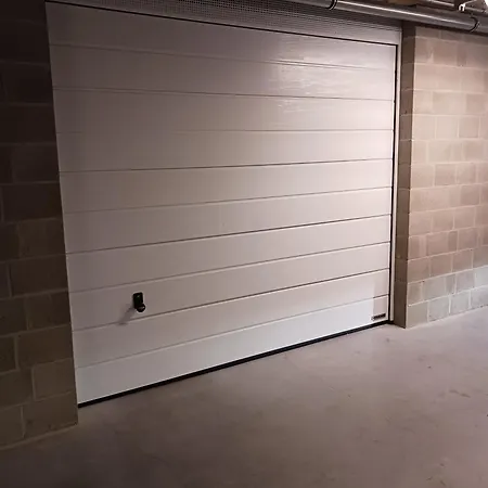 Louis Vlak Bij De Zee * אוסטנדה